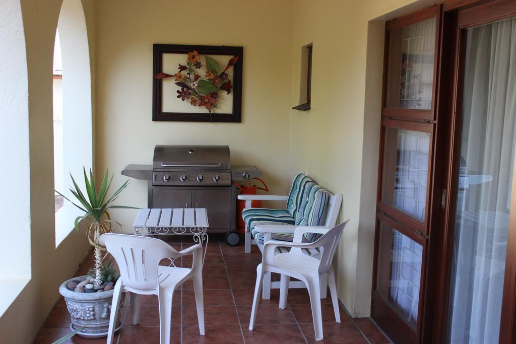 Smuts Ave. Guest Rooms Hermanus Exterior photo