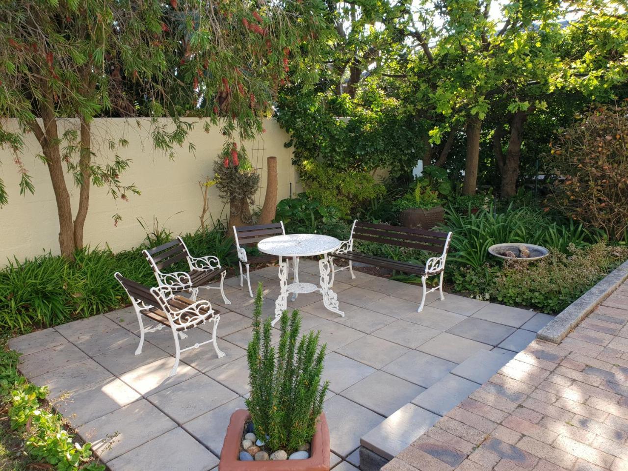 Smuts Ave. Guest Rooms Hermanus Exterior photo