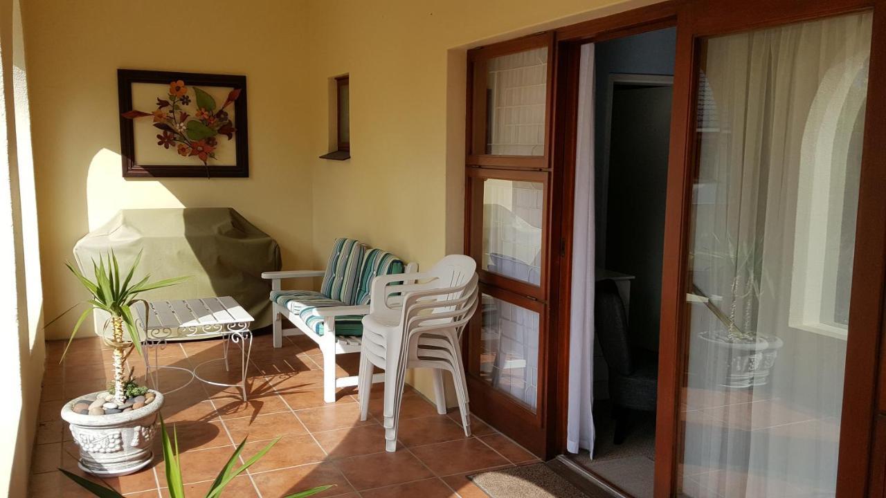 Smuts Ave. Guest Rooms Hermanus Exterior photo